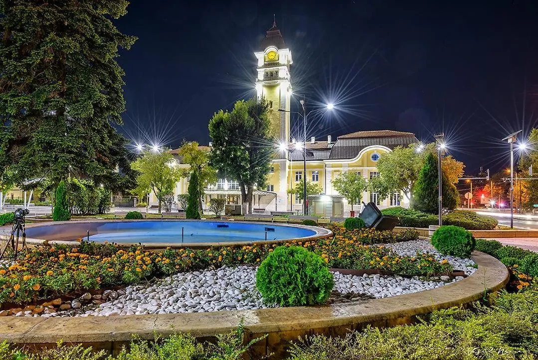 Luxury Versailles Apartments Center Opera Burgas 0*,